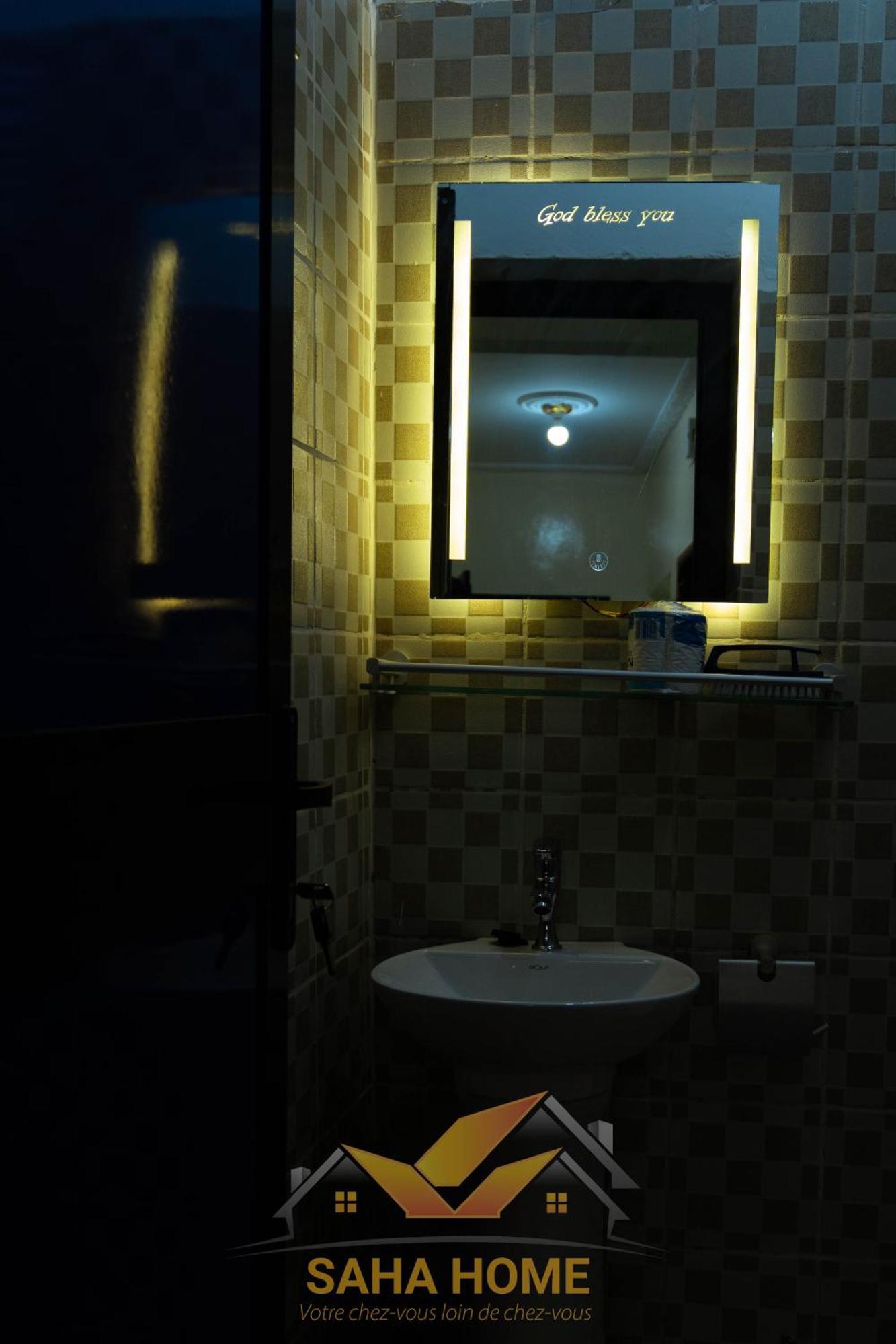 Le Luxe A Yaounde Chez Saha Home エクステリア 写真